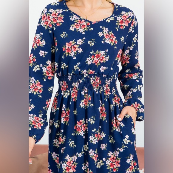 Blue floral dress with pockets - Picture 3 of 7